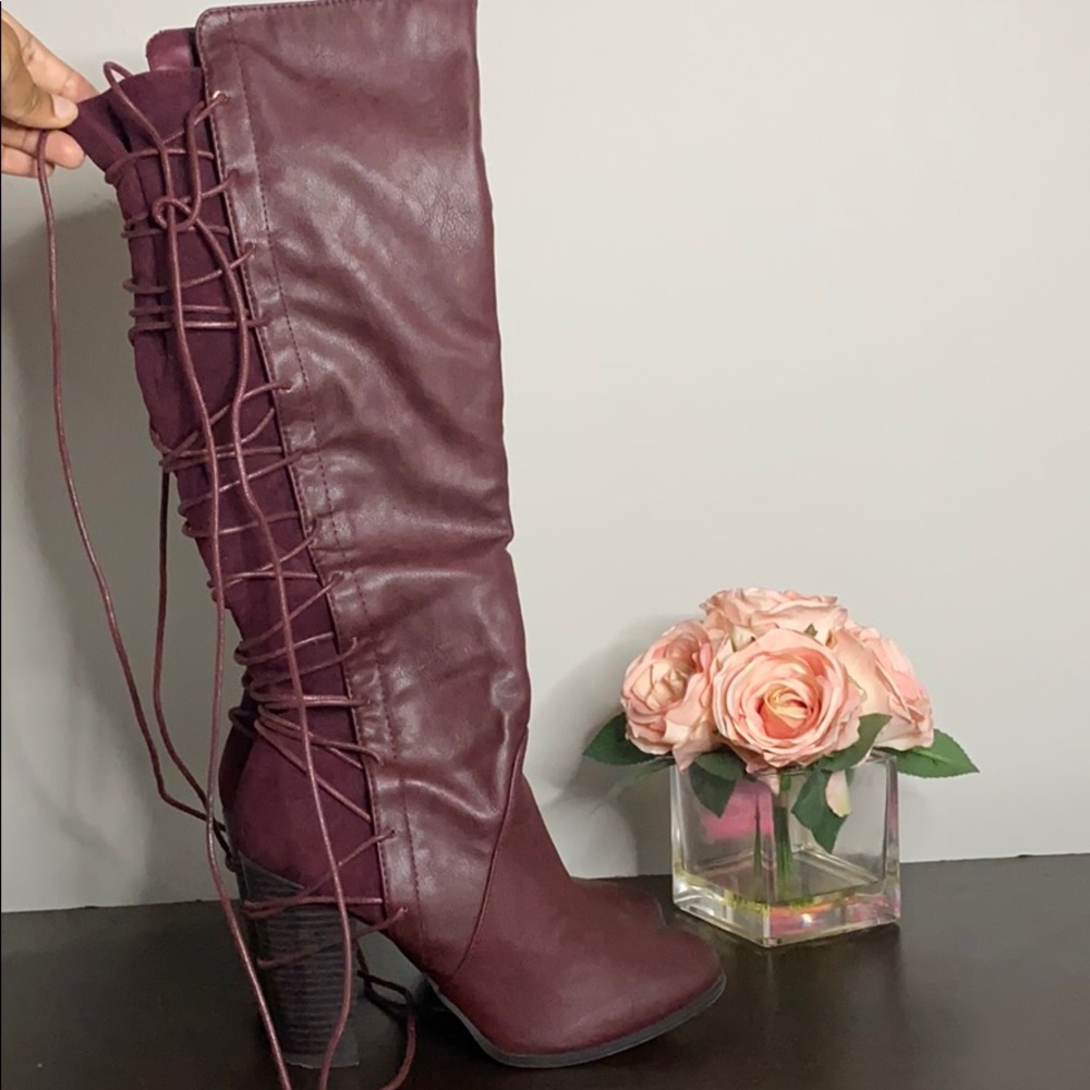 Wine vegan leather and suede boots w/ chunky heel